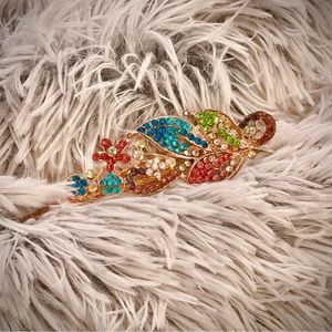 *NEW* with tags! FANCY hair clip!